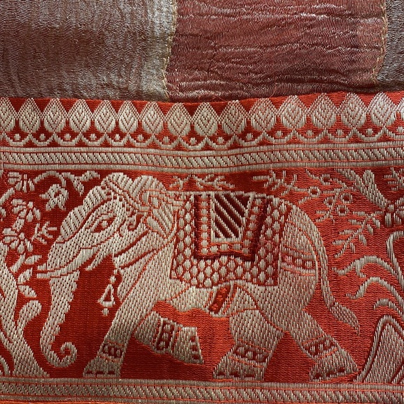 Bedcover with pillow covers - Picture 5 of 5